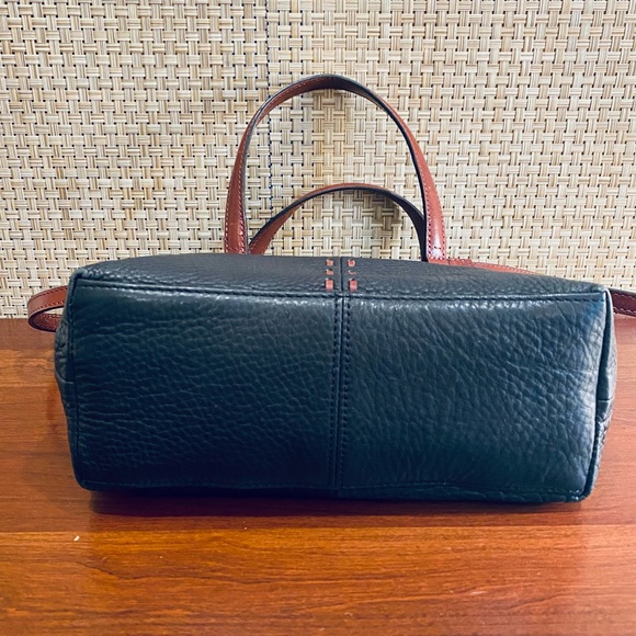 🌟2xHP🌟VTG 2000s Black & Brown Top Handle Pebbled Leather Crossbody Bag Fossil - Picture 9 of 14